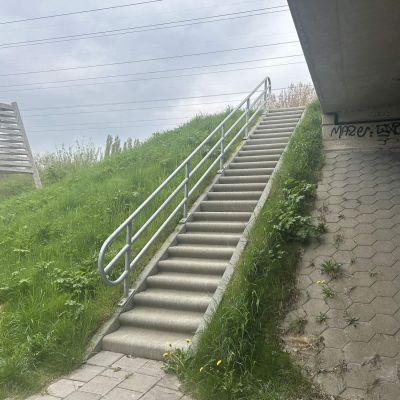 Escaliers en pente, Bitgum